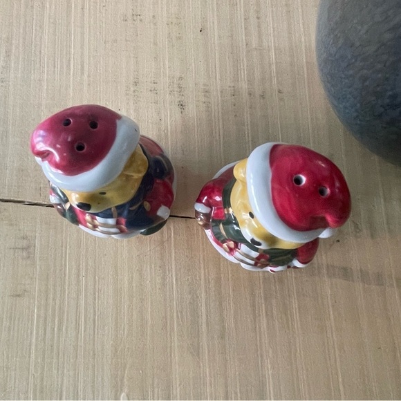 $10 SALE Cute Santa Claus Bear Christmas Salt & Pepper Shaker Set Winter - Picture 3 of 11